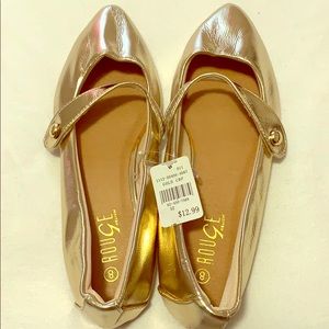 Nice shoes for hangout with friends and family